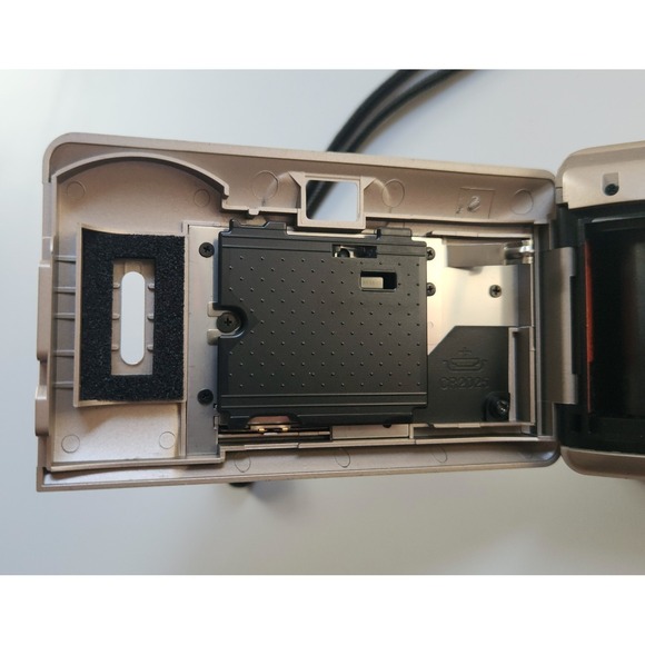 Rare Hyundai Mini Max-G Film 35mm Camera 34mm Lens - Powers On Untested Further - Picture 8 of 12